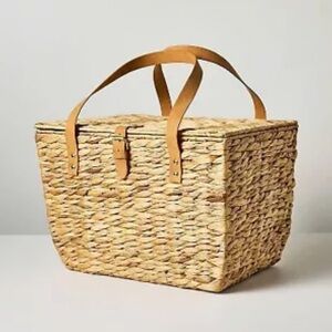 Brand new hearth and hand picnic basket $60